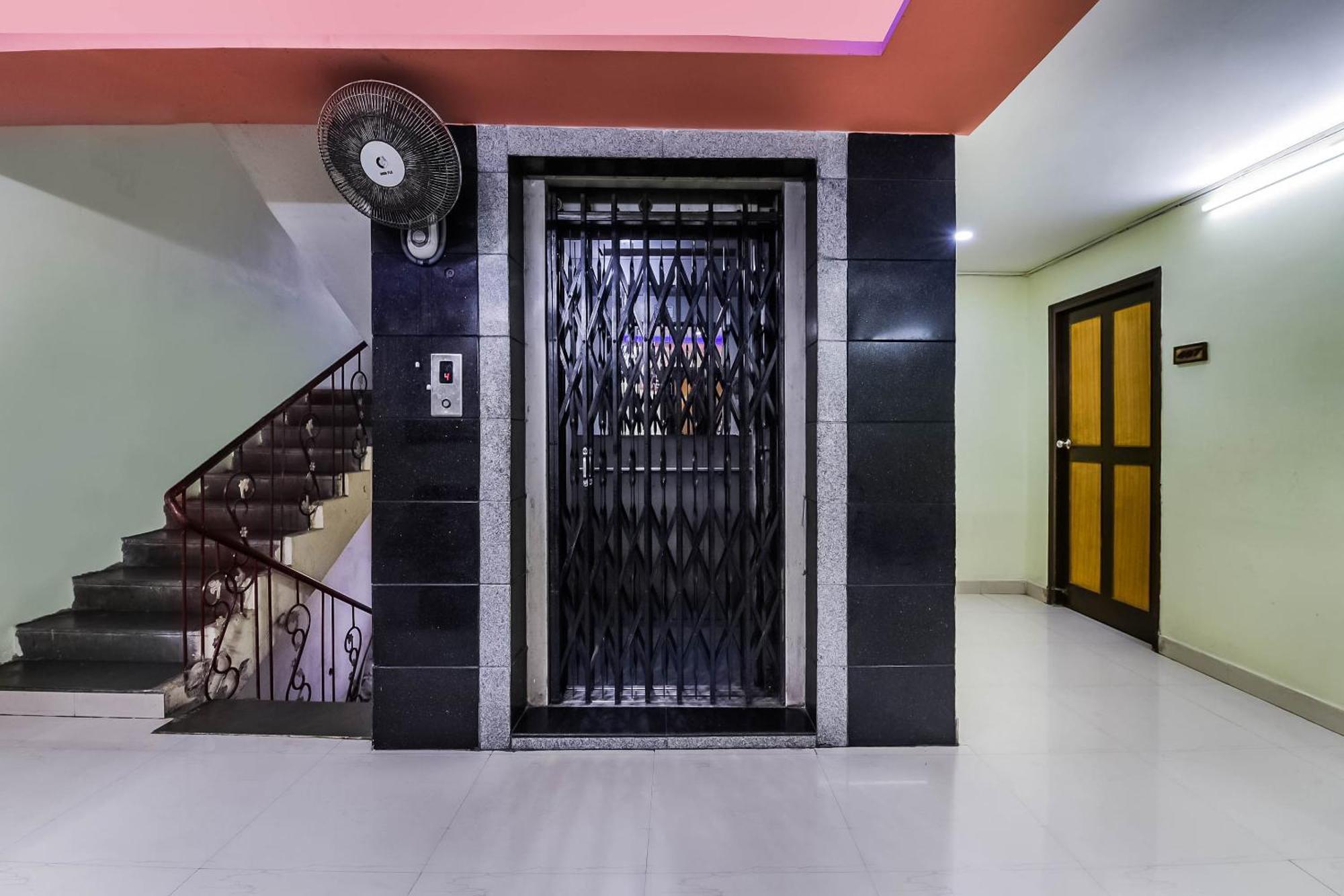 Hotel O K S N Residency Pedda Waltair Ngoại thất bức ảnh